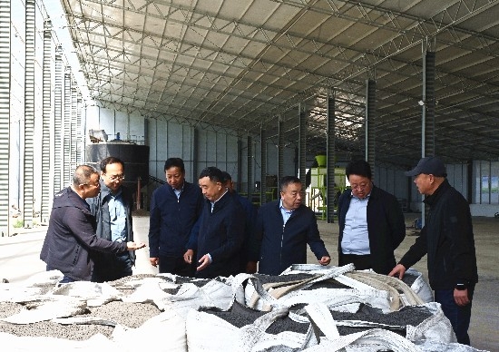 盟政协主席赵德永深入锡林浩特市开展调研